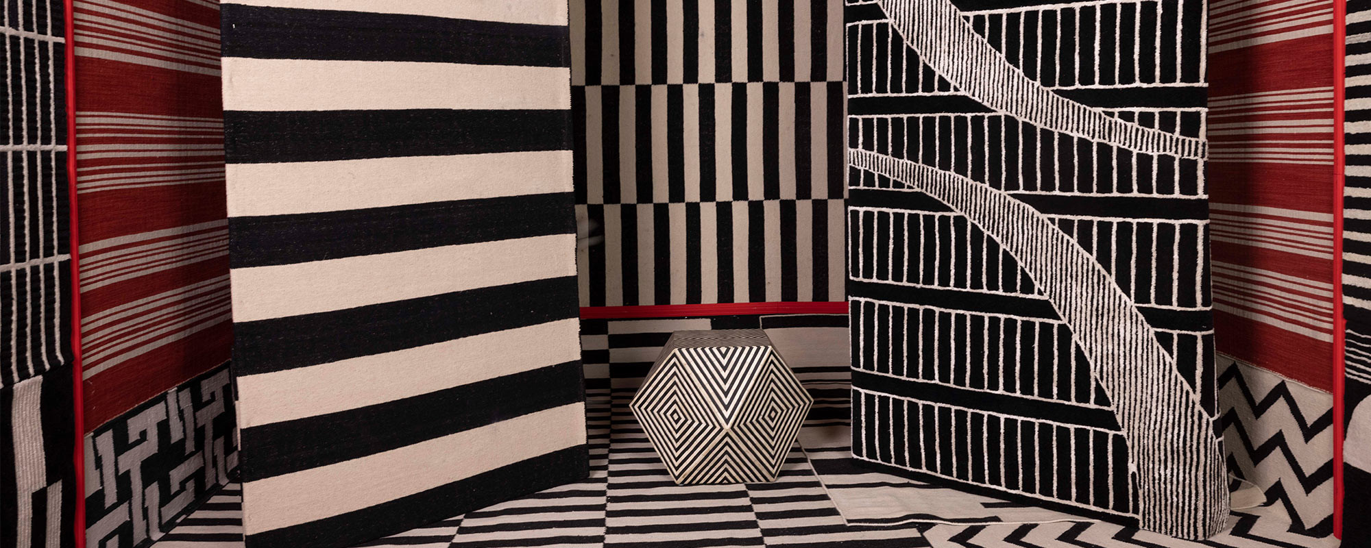 5 Designer Hacks to Decorate with Black & White Rugs: Luxury Living Made Simple