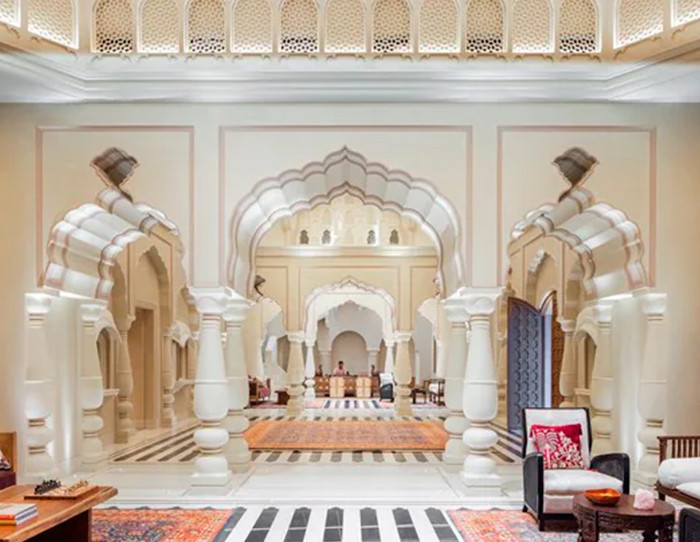 Crafting Hotel Floor with Carpets