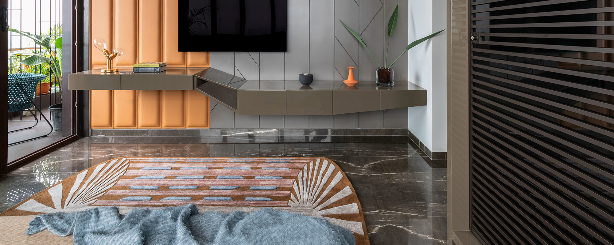 How to Choose Area Rug Color for Your Living Room