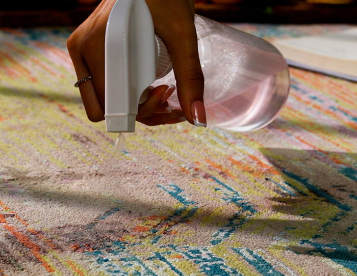 sprink baking soda on carpet