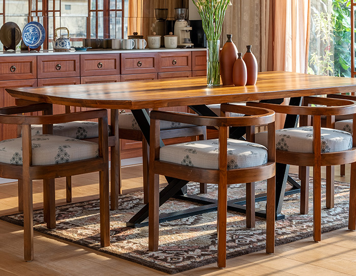 carpet-under-dining-table