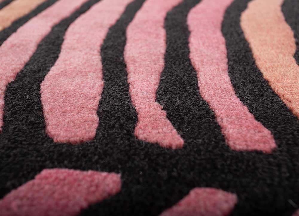 jaanwar grey and black wool hand knotted Rug - CloseUp