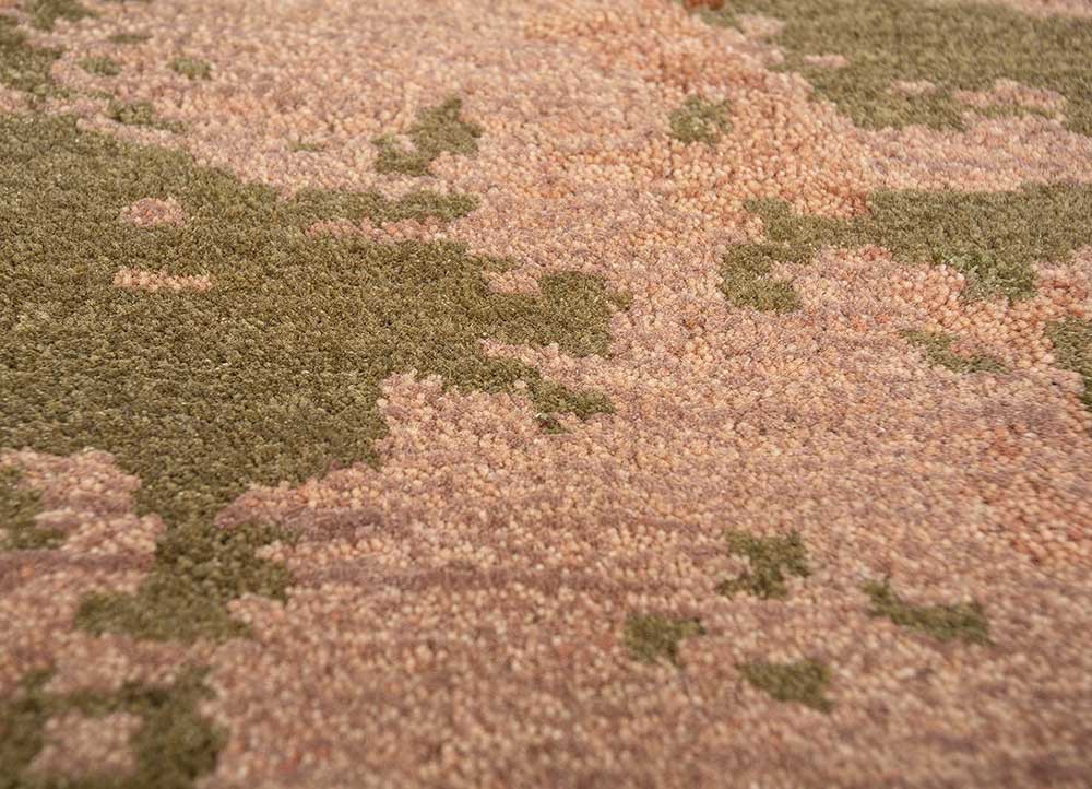 clan red and orange wool and bamboo silk hand knotted Rug - CloseUp