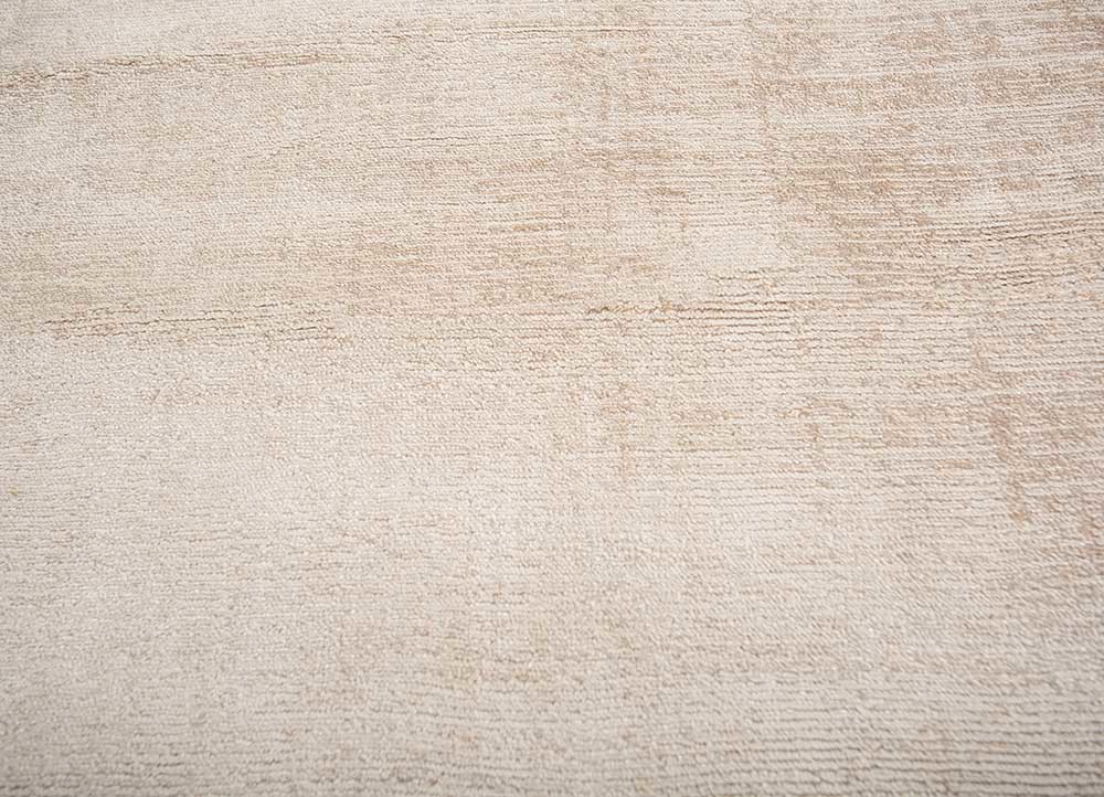 forme beige and brown viscose hand loom Rug - CloseUp