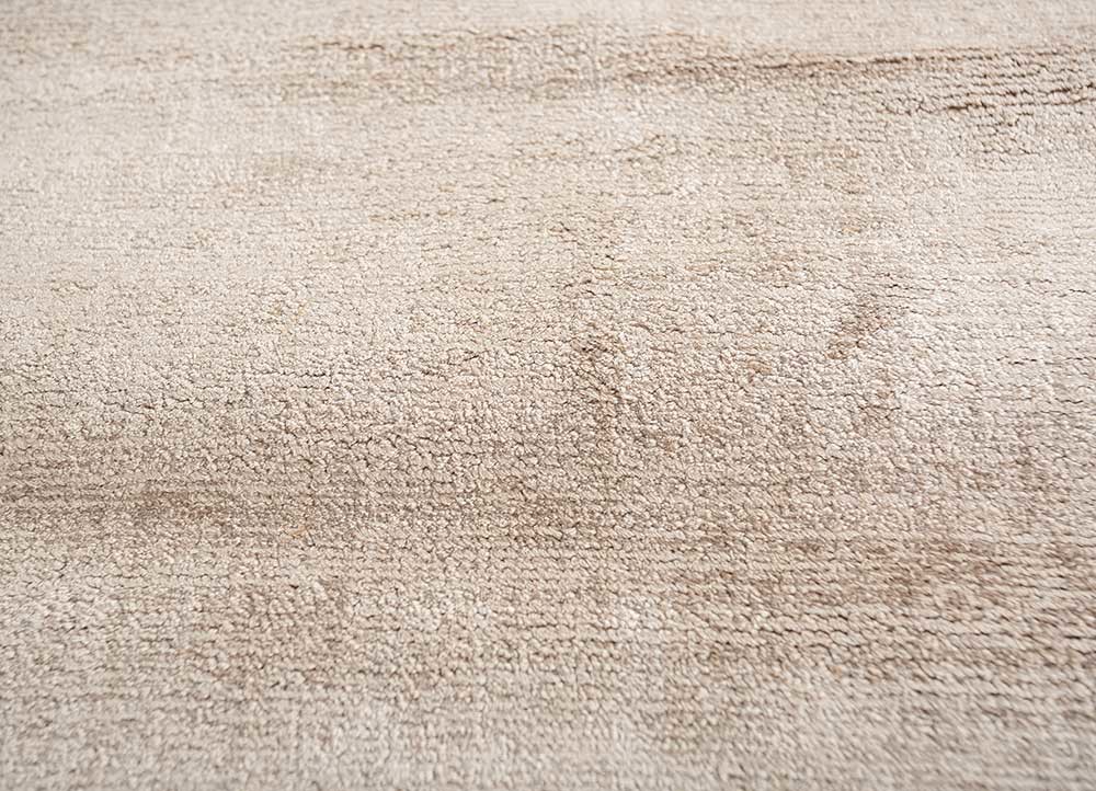 forme beige and brown viscose hand loom Rug - CloseUp