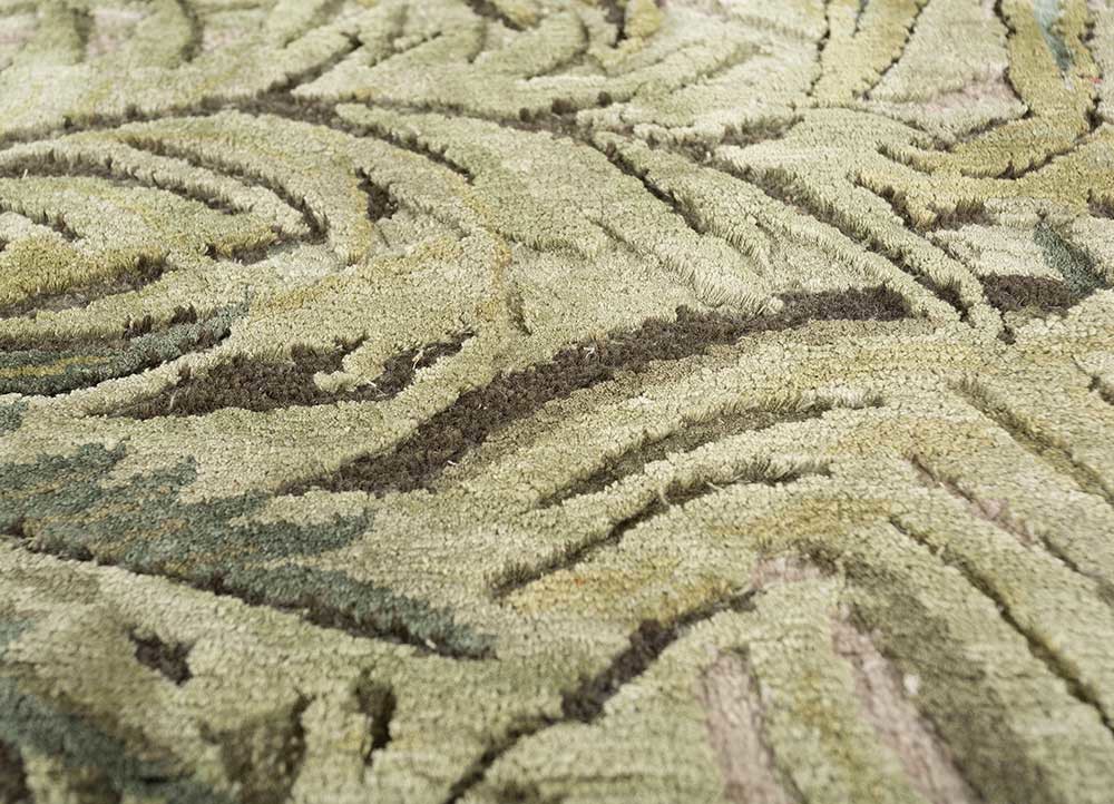 inde rose green wool and silk hand knotted Rug - CloseUp