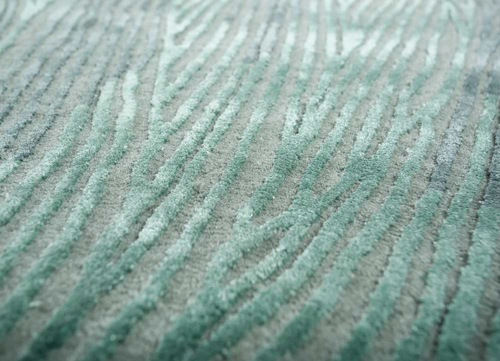 aurelia blue wool and viscose hand tufted Rug - CloseUp