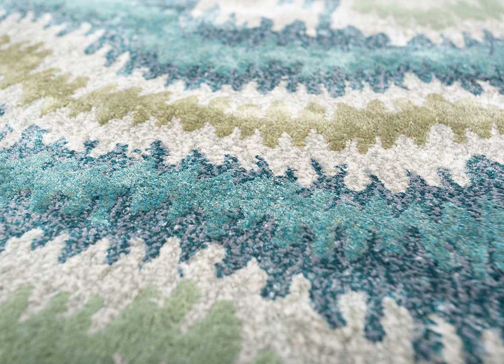 mythos blue viscose hand tufted Rug - CloseUp