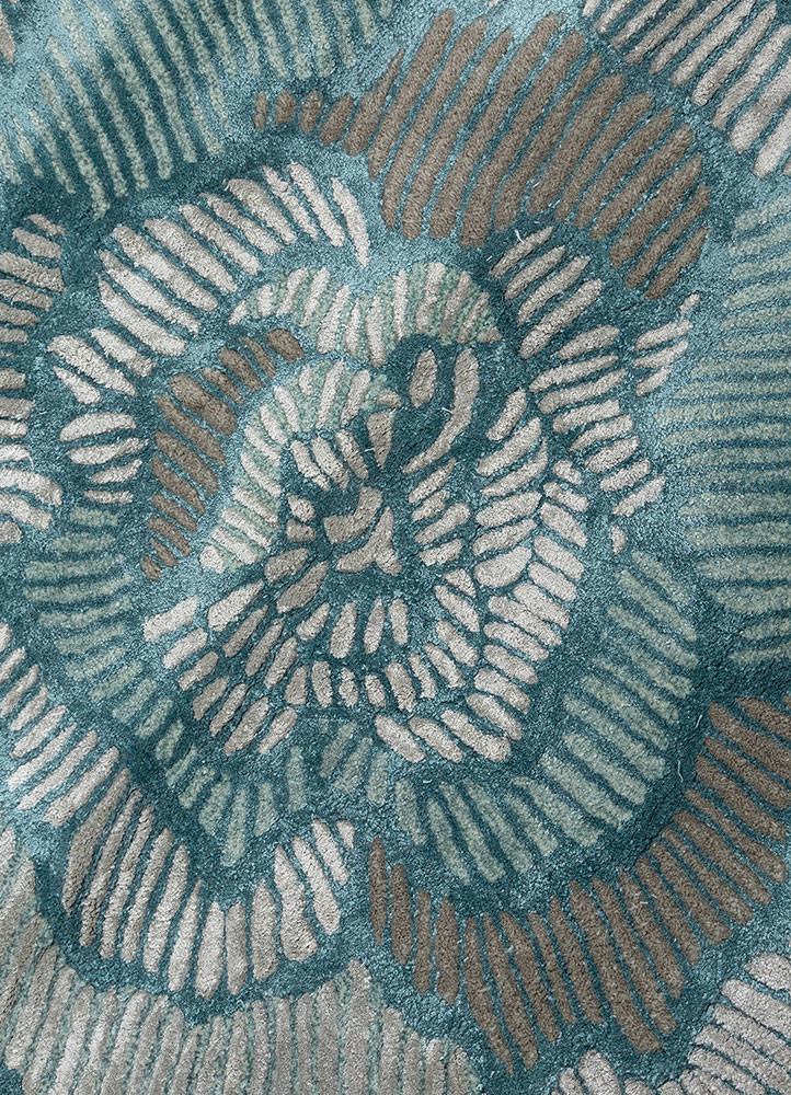 aurelia blue wool and viscose hand tufted Rug - CloseUp