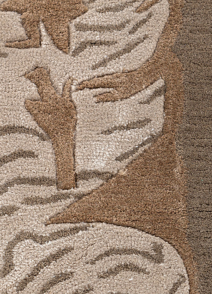 wild wanderlust ivory wool and viscose hand tufted Rug - CloseUp