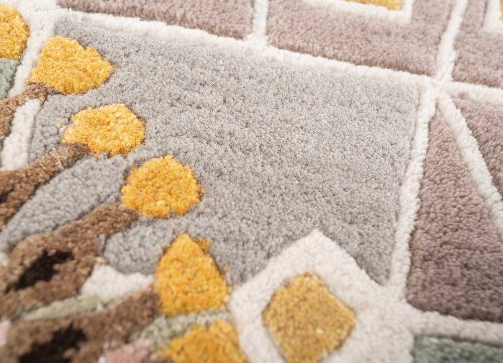 wild wanderlust grey and black wool and viscose hand tufted Rug - CloseUp