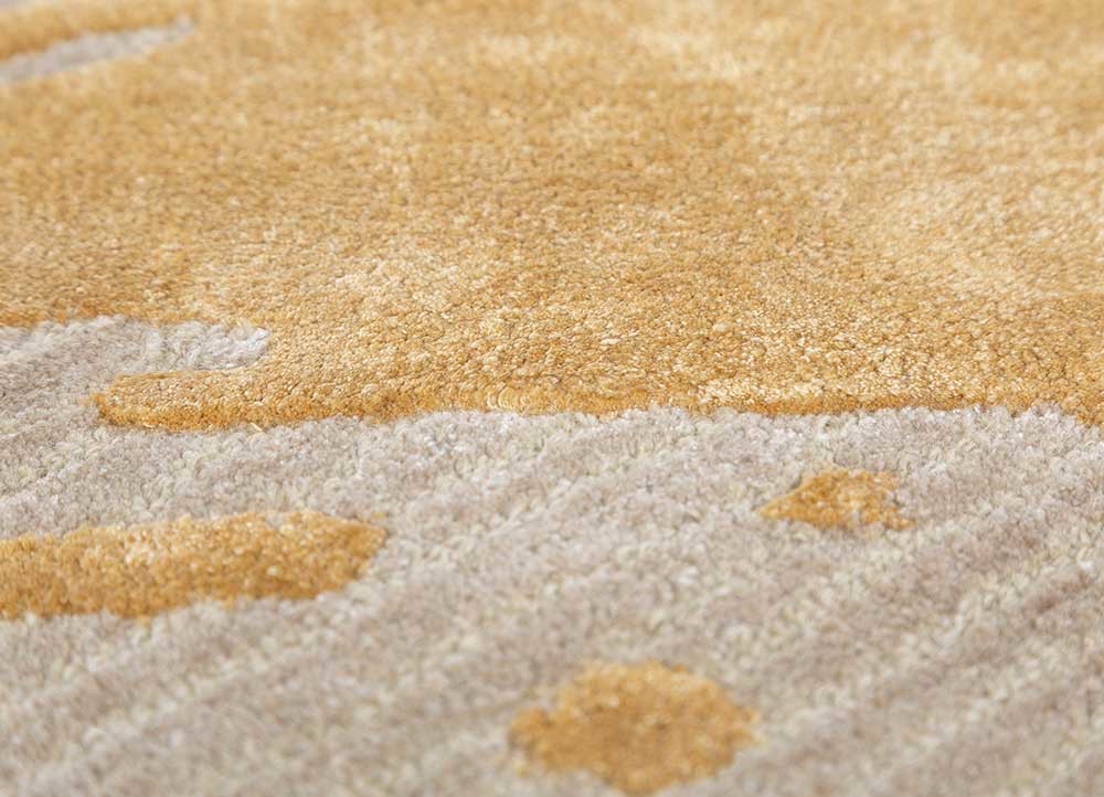 adrift gold wool and viscose hand tufted Rug - CloseUp