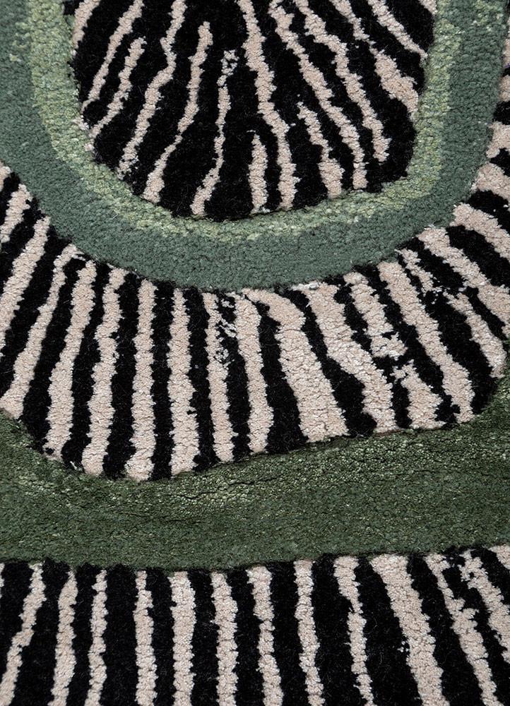 adrift grey and black wool and viscose hand tufted Rug - CloseUp