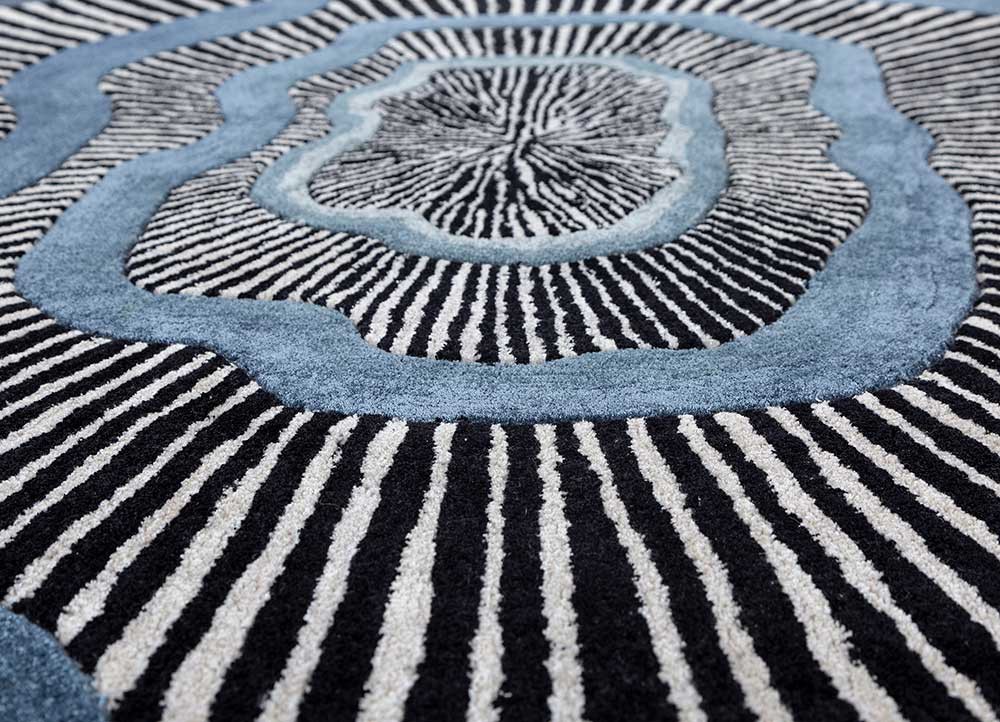 adrift grey and black wool and viscose hand tufted Rug - CloseUp