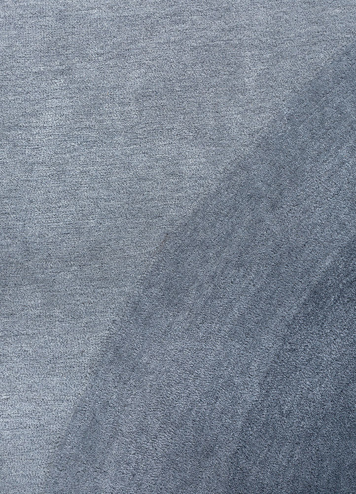 chroma blue wool hand tufted Rug - CloseUp