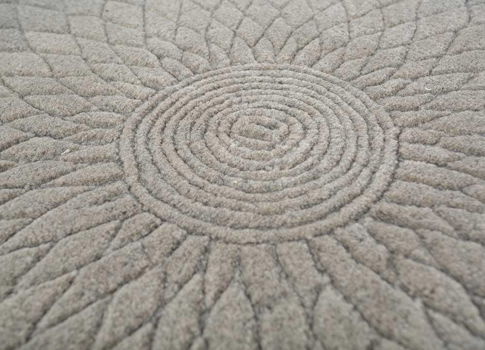 chroma grey and black wool hand tufted Rug - CloseUp chroma grey and black wool hand tufted Rug - CloseUp