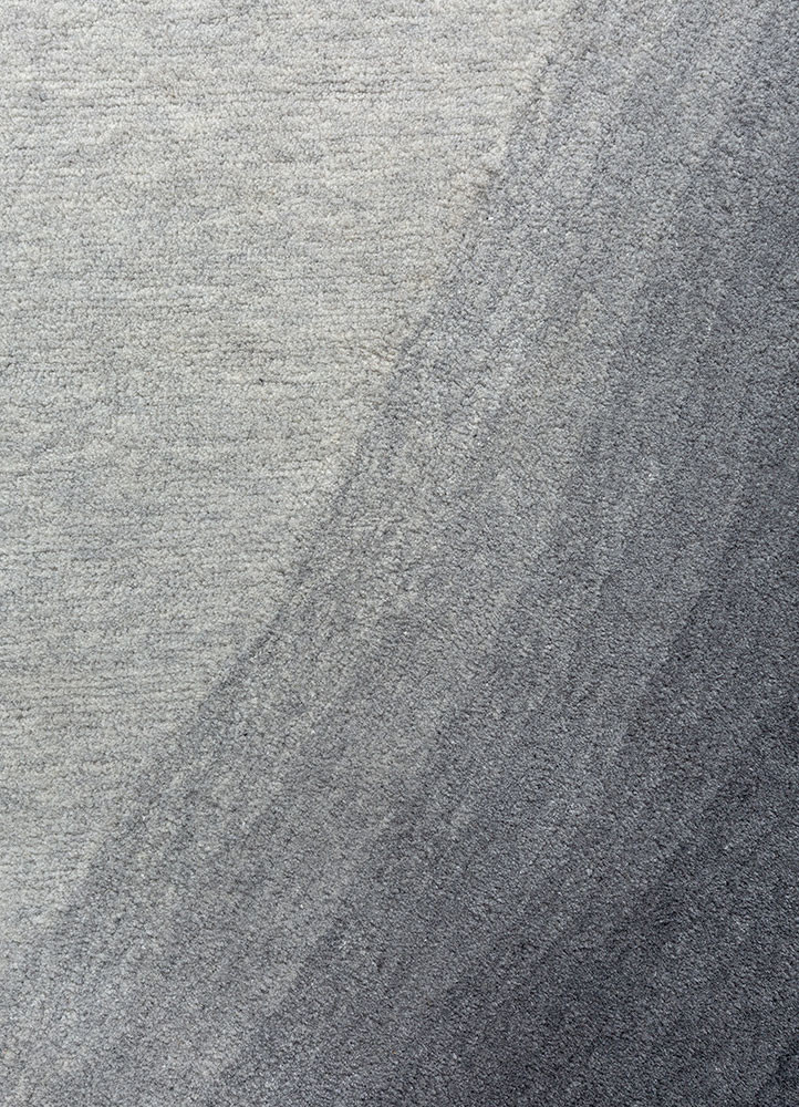 chroma grey and black wool hand tufted Rug - CloseUp