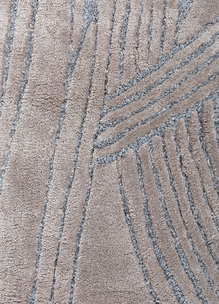 infini grey and black viscose hand tufted Rug - CloseUp