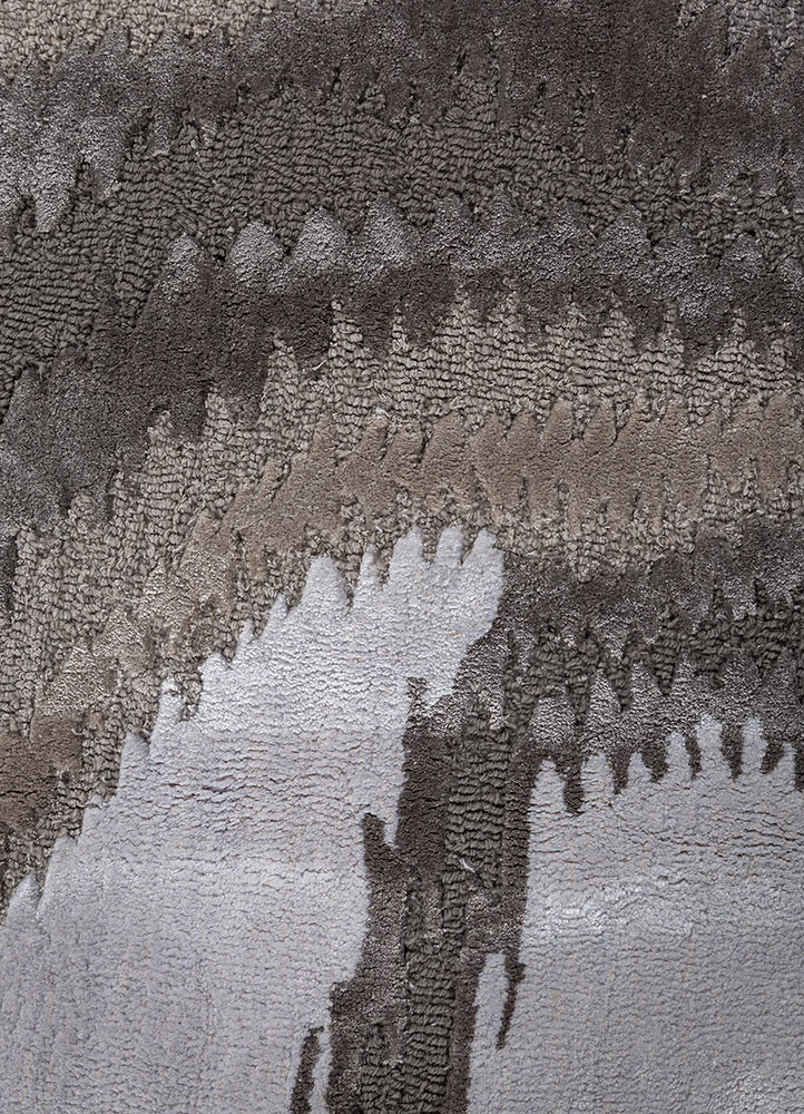 mythos grey and black wool and viscose hand tufted Rug - CloseUp