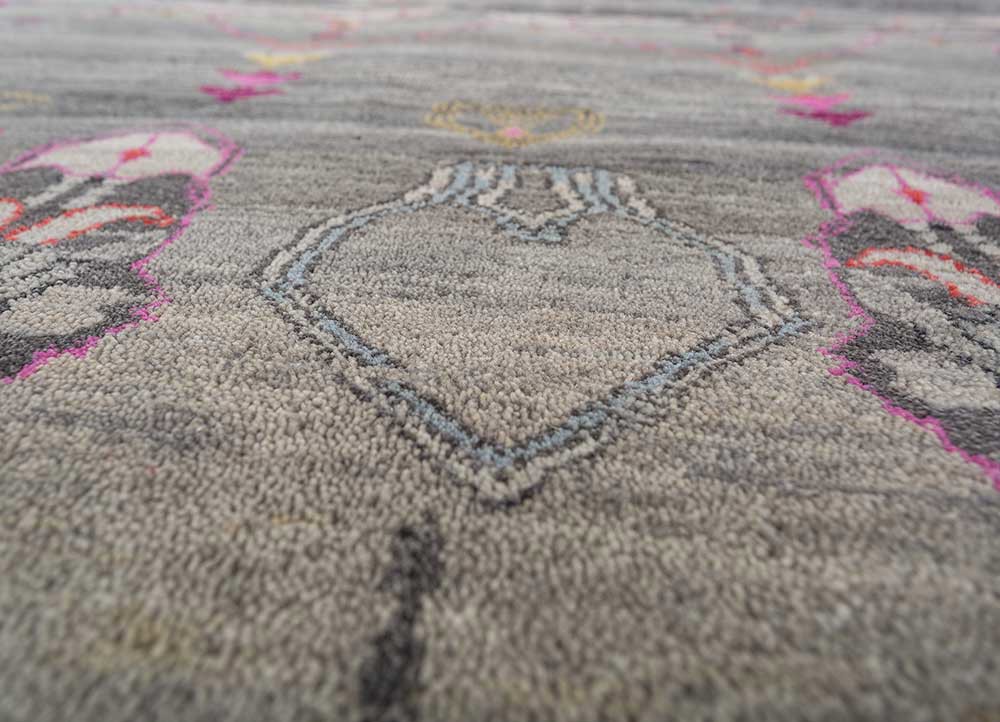 manchaha grey and black wool and silk hand knotted Rug - CloseUp manchaha grey and black wool and silk hand knotted Rug - CloseUp