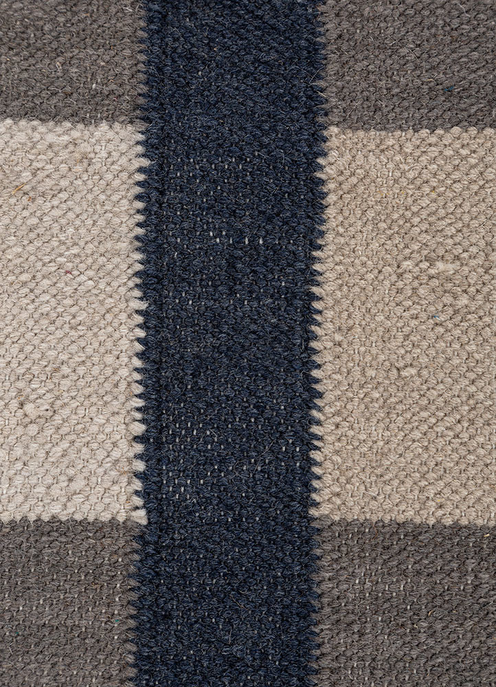 alhambra grey and black wool flat weaves Rug - CloseUp