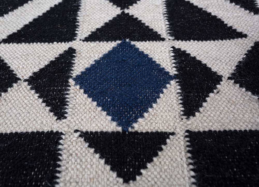 alhambra grey and black wool flat weaves Rug - CloseUp