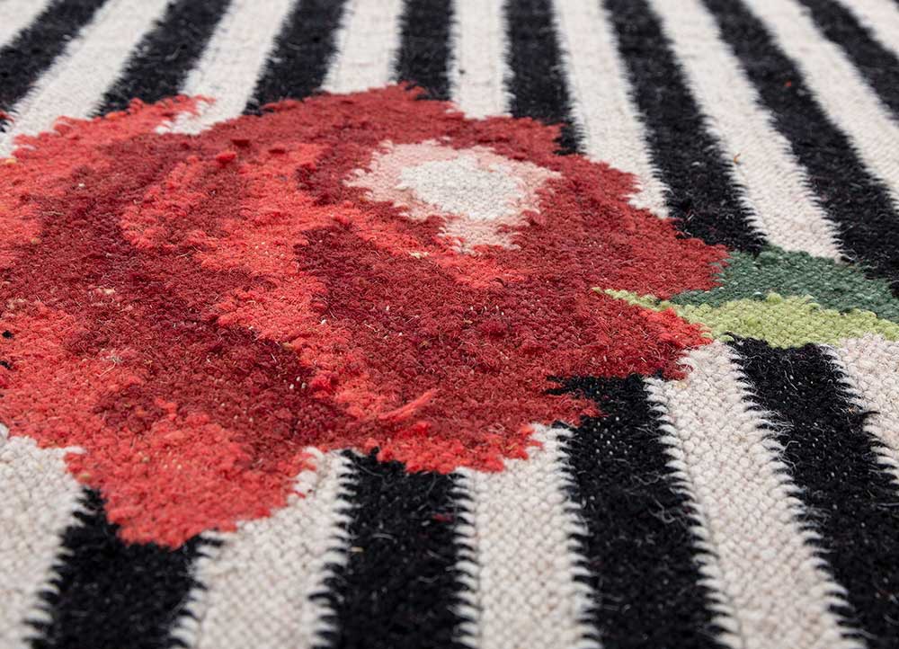 alhambra grey and black wool flat weaves Rug - CloseUp