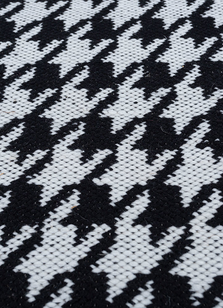 alhambra grey and black wool flat weaves Rug - CloseUp