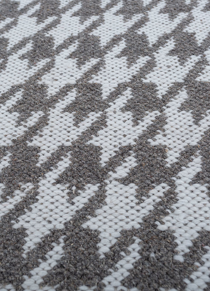 alhambra grey and black wool flat weaves Rug - CloseUp