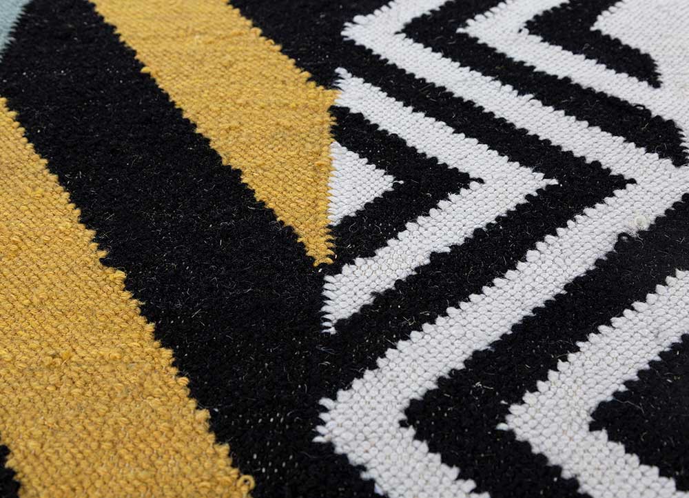 alhambra grey and black wool flat weaves Rug - CloseUp