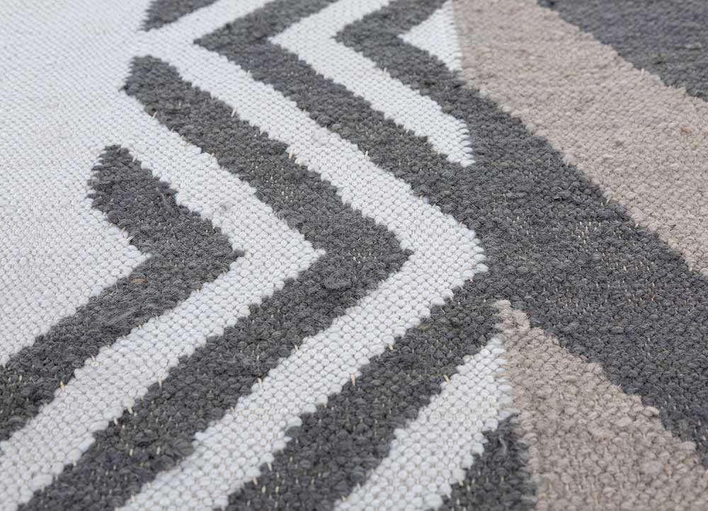 alhambra grey and black wool flat weaves Rug - CloseUp