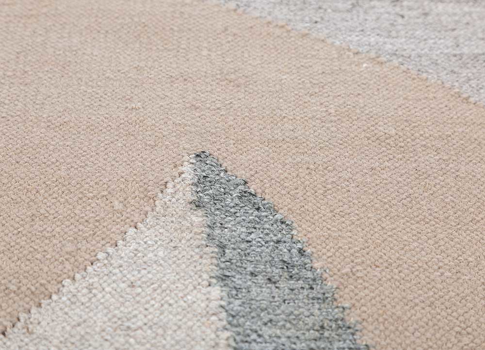 orenda grey and black wool and viscose flat weaves Rug - CloseUp