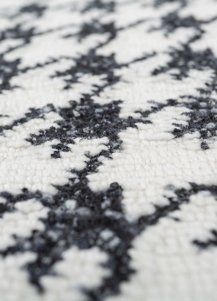 atelier grey and black wool hand knotted Rug - CloseUp