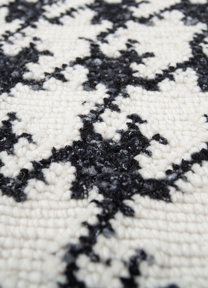 atelier grey and black wool hand knotted Rug - CloseUp