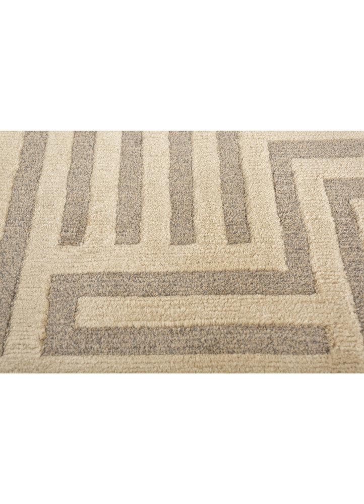 aprezo beige and brown acrylic hand knotted Rug - CloseUp