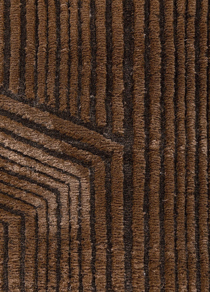 aprezo beige and brown acrylic hand knotted Rug - CloseUp