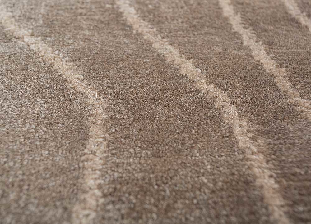 azalea beige and brown bamboo silk hand knotted Rug - CloseUp