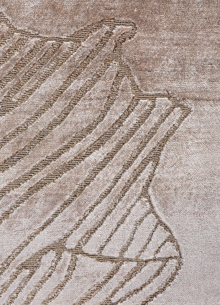 aprezo ivory bamboo silk and zari hand knotted Rug - CloseUp