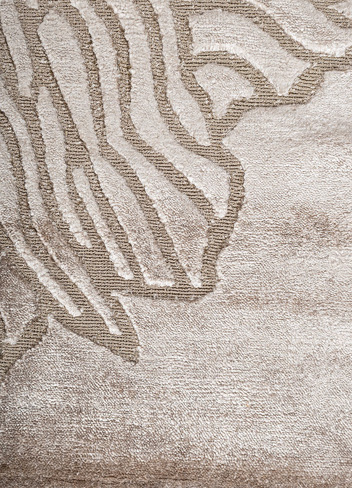 azalea ivory bamboo silk and zari hand knotted Rug - CloseUp azalea ivory bamboo silk and zari hand knotted Rug - CloseUp