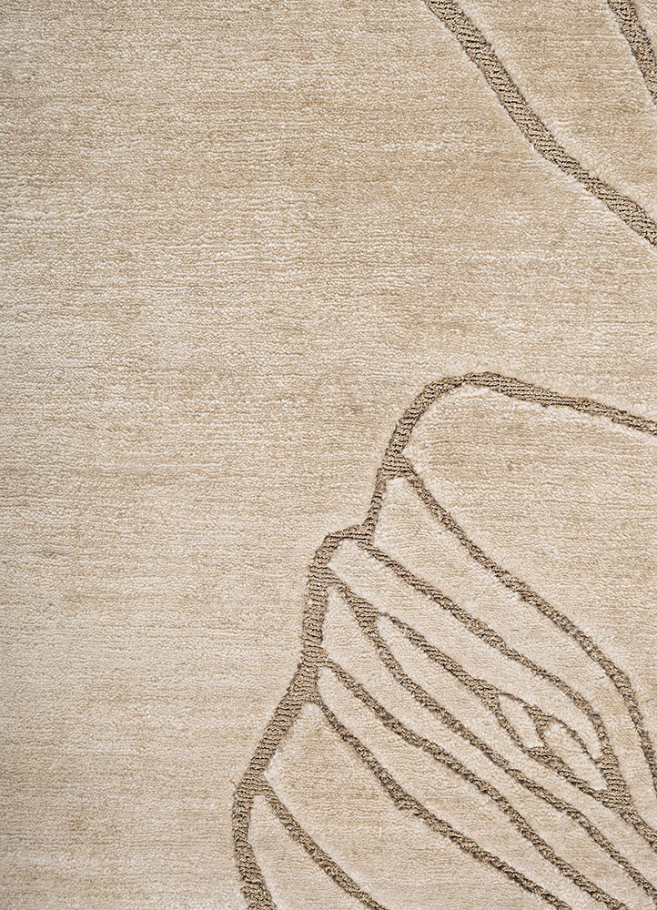 azalea ivory tencil and zari hand knotted Rug - CloseUp