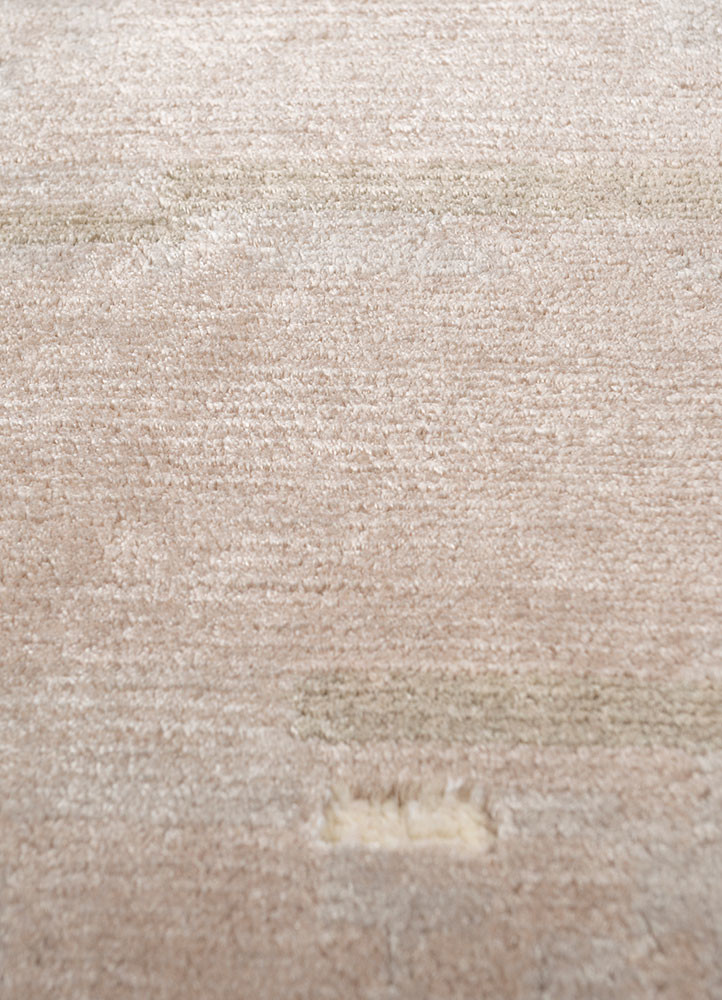 manifest beige and brown wool and bamboo silk hand knotted Rug - CloseUp