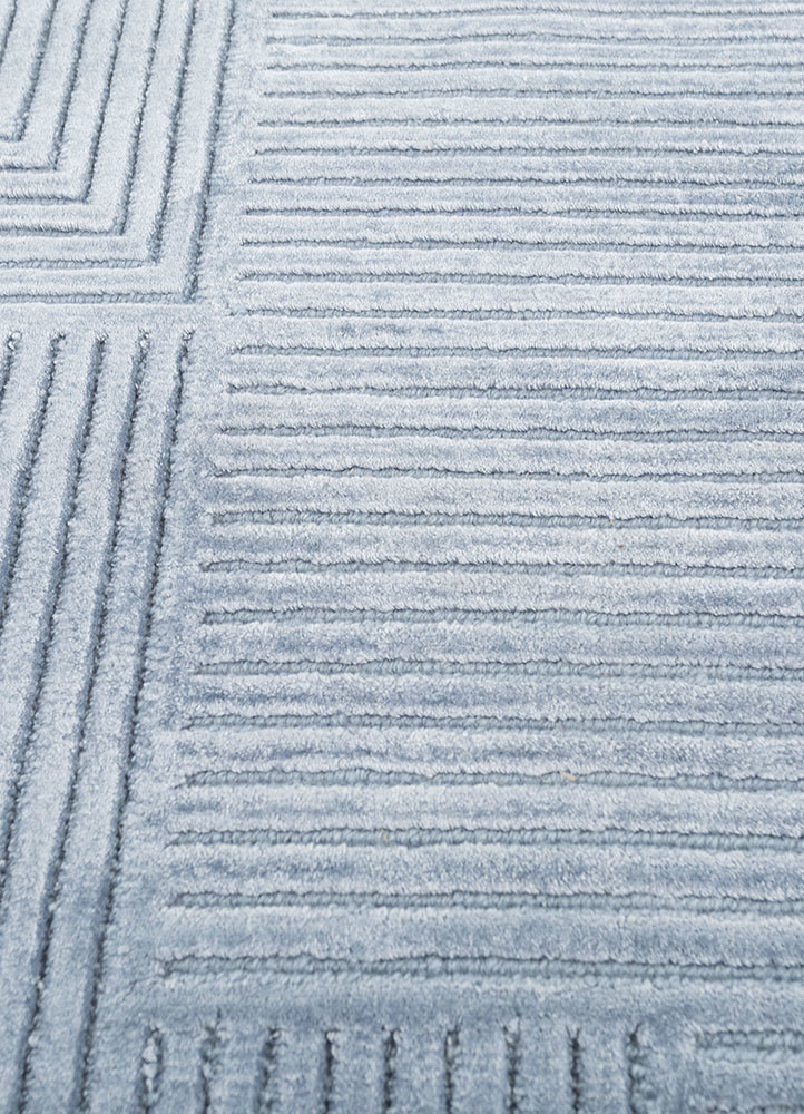 azalea blue wool and bamboo silk hand knotted Rug - CloseUp