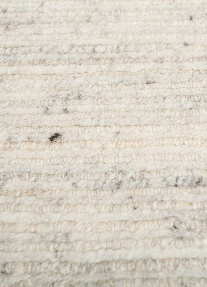 manifest ivory wool and bamboo silk hand knotted Rug - CloseUp