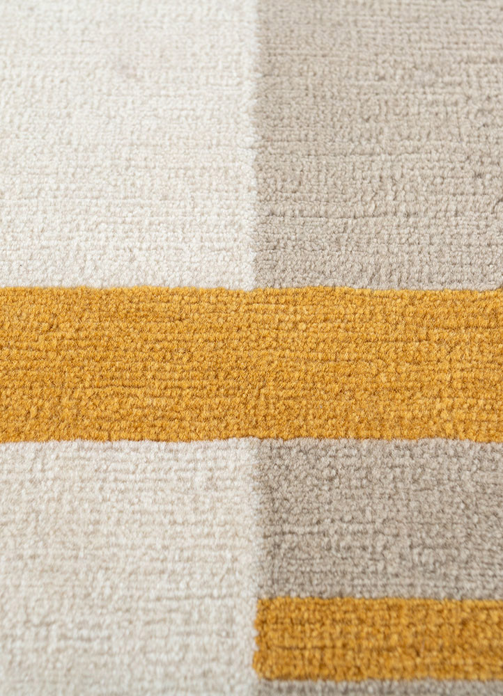 sthir gold wool hand knotted Rug - CloseUp sthir gold wool hand knotted Rug - CloseUp
