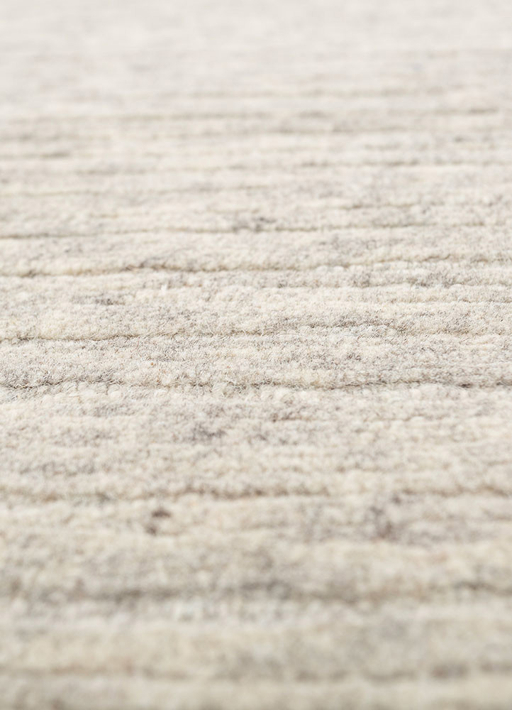 manifest ivory wool hand knotted Rug - CloseUp