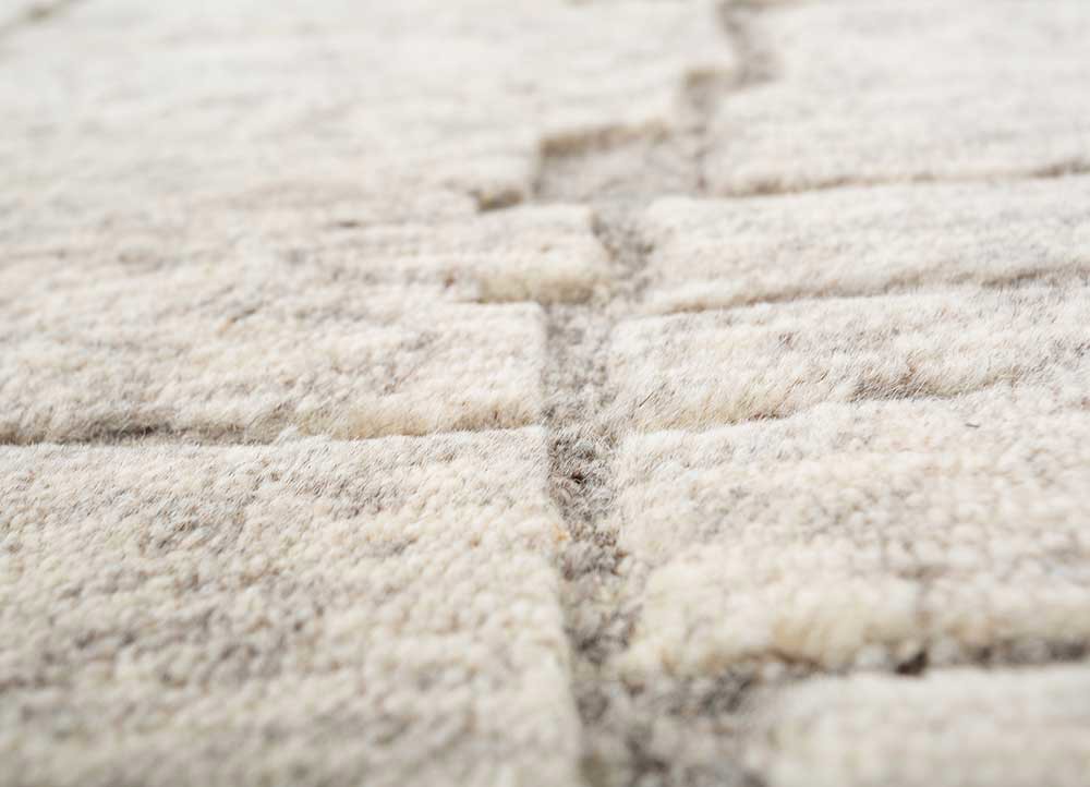 manifest ivory wool hand knotted Rug - CloseUp
