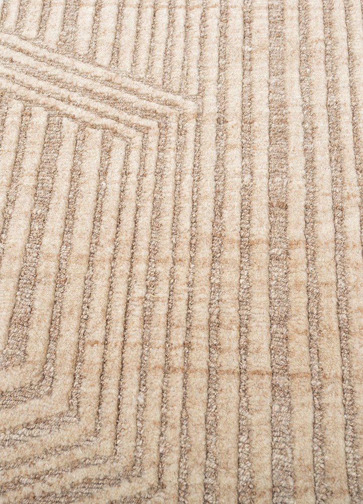 manifest beige and brown wool hand knotted Rug - CloseUp manifest beige and brown wool hand knotted Rug - CloseUp