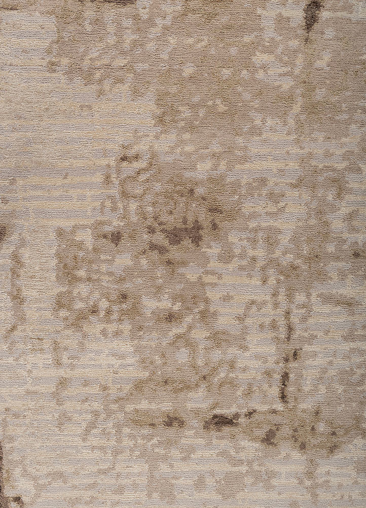 aprezo ivory wool and silk hand knotted Rug - CloseUp