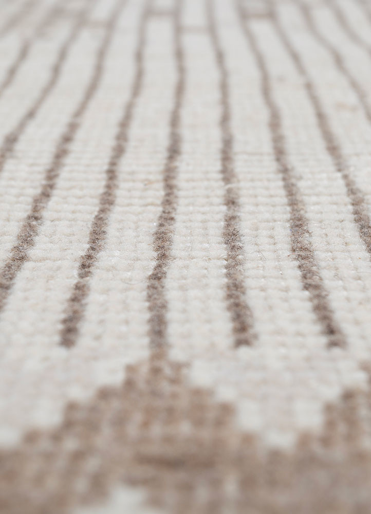thyme ivory polyester hand knotted Rug - CloseUp