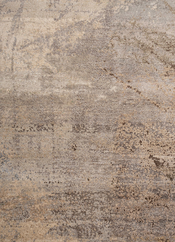 gulmarg ivory silk hand knotted Rug - CloseUp